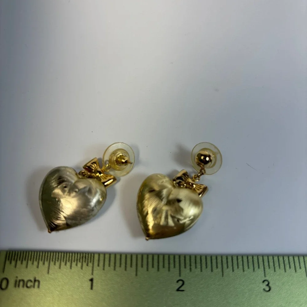 Earrings Vintage Puffy Heart Gold Tone - Picture 4 of 5